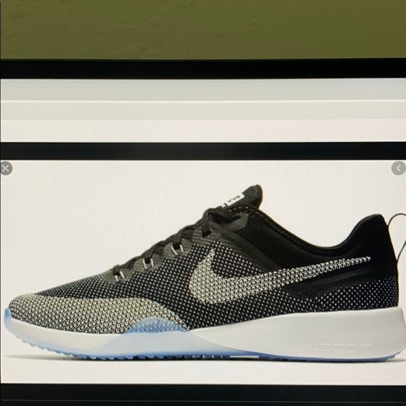 Nike zoom dynamic trainers. Black, white, and grey - Picture 11 of 11